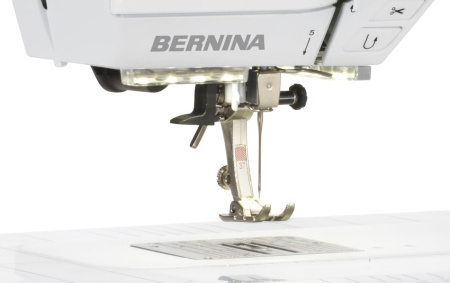 BERNINA 475 QE от магазина Promily в Пятигорске
